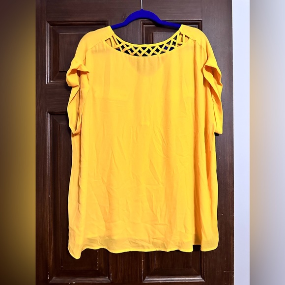 Bright Yellow Blouse - Picture 3 of 3